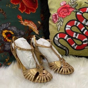 Tory Burch Gold Vintage Style Heels 6 36
